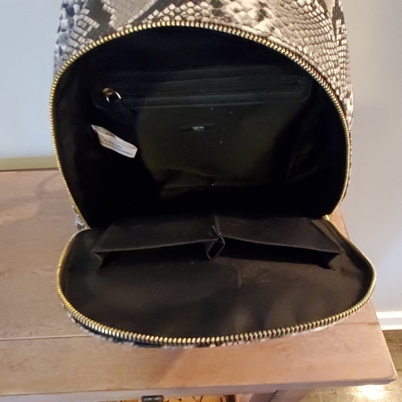 Snakeskin small backpack - Picture 3 of 3